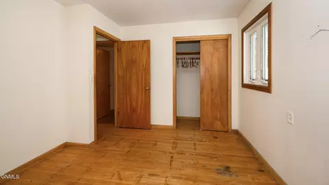 Bedroom - 9645 2nd Ave SE, Pollock, SD 57648 photo 7 of 9