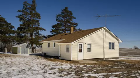 Exterior - 9645 2nd Ave SE, Pollock, SD 57648 photo 3 of 4