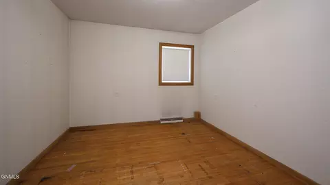Bedroom - 9645 2nd Ave SE, Pollock, SD 57648 photo 5 of 9
