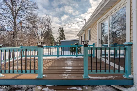 Exterior - 1319 Mohawk St, Bismarck, ND 58501 photo 6 of 10