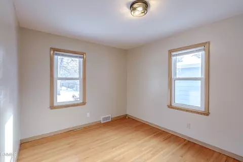 Bedroom - 1319 Mohawk St, Bismarck, ND 58501 photo 1 of 9