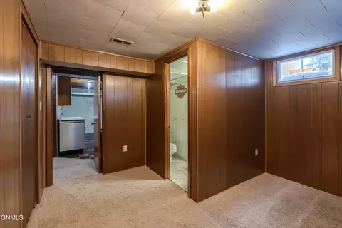 Bedroom - 1319 Mohawk St, Bismarck, ND 58501 photo 8 of 9