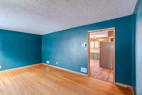 Living - 1319 Mohawk St, Bismarck, ND 58501 photo 5 of 6