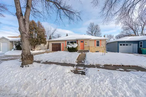 Exterior - 1319 Mohawk St, Bismarck, ND 58501 photo 3 of 10