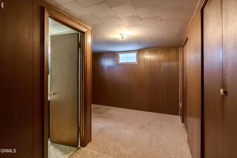 Bedroom - 1319 Mohawk St, Bismarck, ND 58501 photo 6 of 9