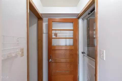 Entry Way - 1319 Mohawk St, Bismarck, ND 58501 photo 4 of 6