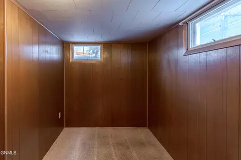 Bedroom - 1319 Mohawk St, Bismarck, ND 58501 photo 7 of 9
