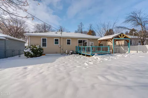 Exterior - 1319 Mohawk St, Bismarck, ND 58501 photo 9 of 10