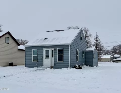 823 4th Ave W, Williston, ND 58801