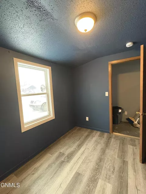 823 4th Ave W, Williston, ND 58801 photo 16