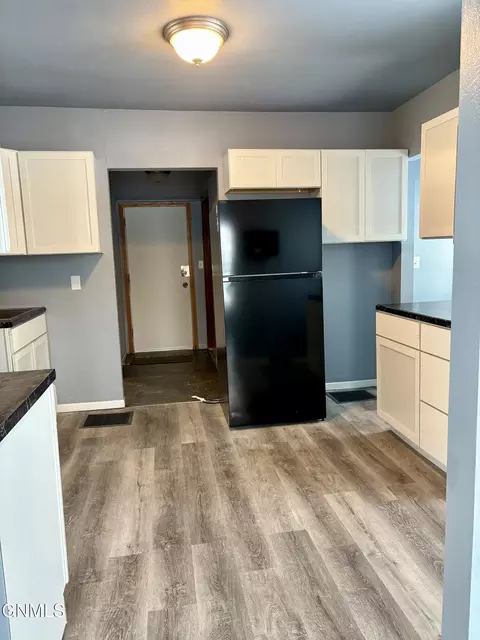 823 4th Ave W, Williston, ND 58801 photo 7
