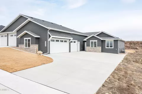 2020 Prairie Hawk Dr, Bismarck, ND 58503