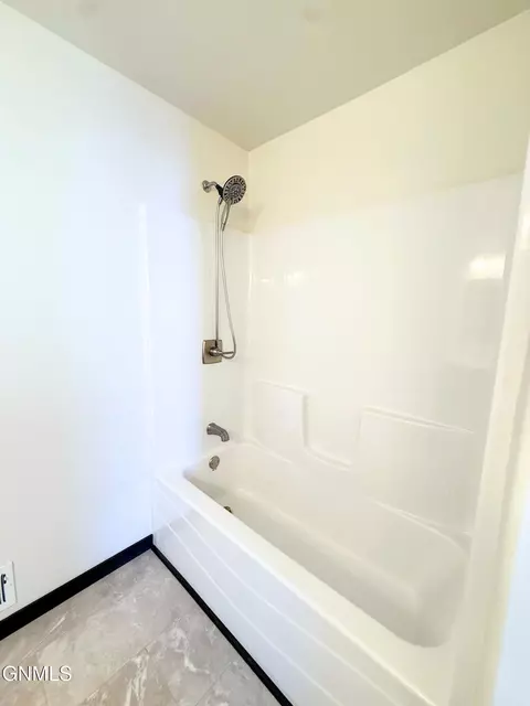 Bath - 5081 Arrowhead Pl, Williston, ND 58801 photo 7 of 7