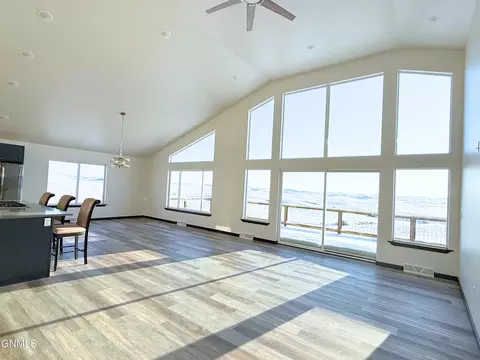 Living - 5081 Arrowhead Pl, Williston, ND 58801 photo 1 of 2