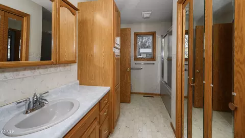 1401 4th Ave NE, Mandan, ND 58554 photo 17