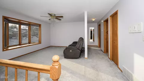 1401 4th Ave NE, Mandan, ND 58554 photo 5