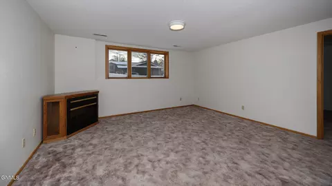 1401 4th Ave NE, Mandan, ND 58554 photo 24