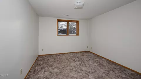 1401 4th Ave NE, Mandan, ND 58554 photo 31