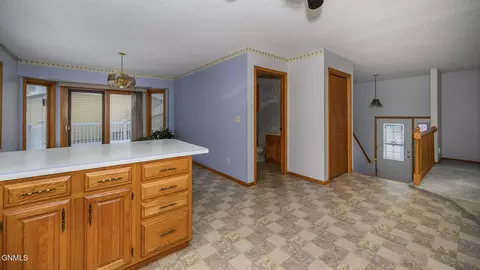 1401 4th Ave NE, Mandan, ND 58554 photo 12