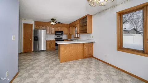 1401 4th Ave NE, Mandan, ND 58554 photo 14