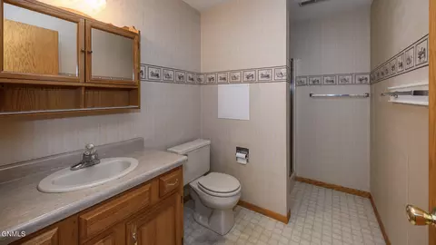 1401 4th Ave NE, Mandan, ND 58554 photo 33