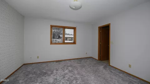 1401 4th Ave NE, Mandan, ND 58554 photo 22