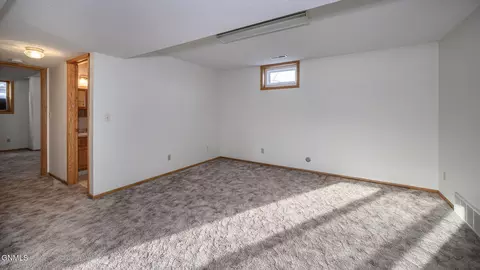 1401 4th Ave NE, Mandan, ND 58554 photo 30