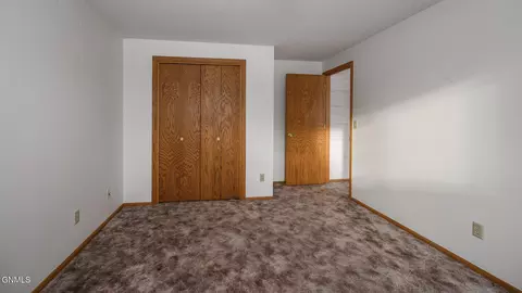 1401 4th Ave NE, Mandan, ND 58554 photo 32