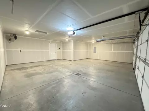 201 Kenner Loop, Bismarck, ND 58504 photo 10
