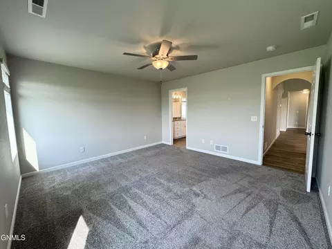 201 Kenner Loop, Bismarck, ND 58504 photo 6