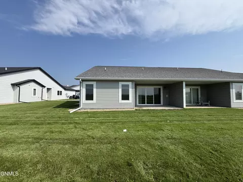 201 Kenner Loop, Bismarck, ND 58504 photo 15