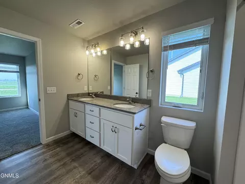 201 Kenner Loop, Bismarck, ND 58504 photo 37