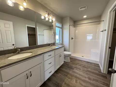 201 Kenner Loop, Bismarck, ND 58504 photo 35