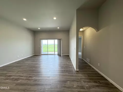 201 Kenner Loop, Bismarck, ND 58504 photo 30