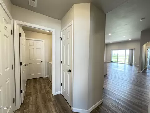 201 Kenner Loop, Bismarck, ND 58504 photo 41
