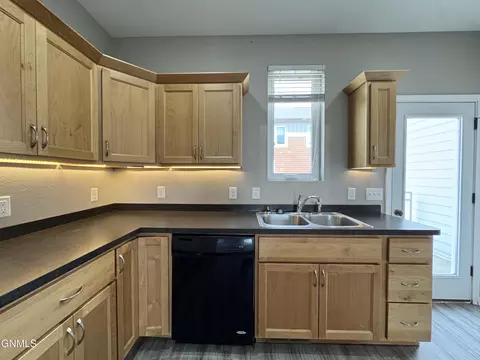 3161 Sullivan Loop, Lincoln, ND 58504 photo 17