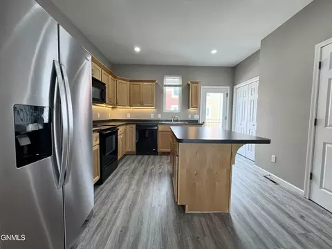 3161 Sullivan Loop, Lincoln, ND 58504 photo 15