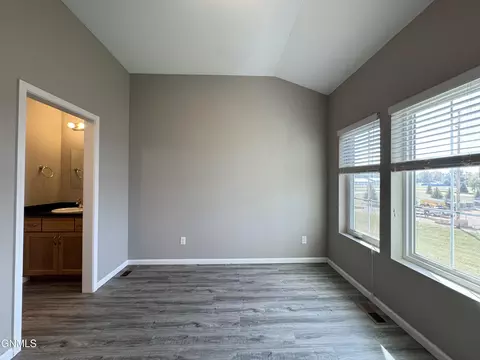 3161 Sullivan Loop, Lincoln, ND 58504 photo 32