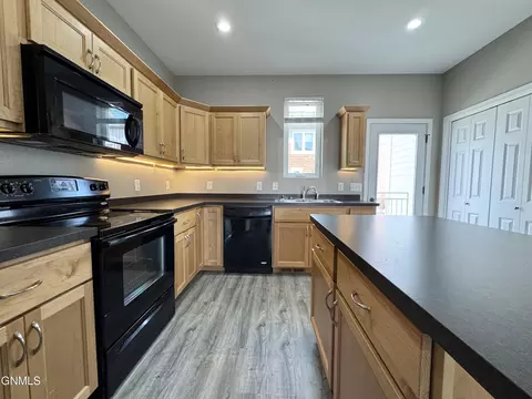 3161 Sullivan Loop, Lincoln, ND 58504 photo 16