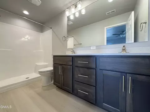 Bath - 110 Kenner Loop, Bismarck, ND 58504 photo 1 of 3