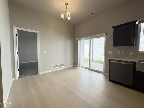 Dining - 110 Kenner Loop, Bismarck, ND 58504 photo 1 of 1