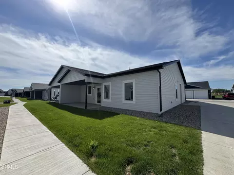 Exterior - 110 Kenner Loop, Bismarck, ND 58504 photo 4 of 4