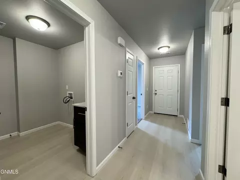 Entry Way - 110 Kenner Loop, Bismarck, ND 58504 photo 4 of 4