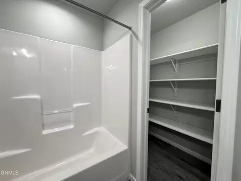 3310 Kenner Loop, Bismarck, ND 58504 photo 45
