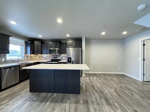 3310 Kenner Loop, Bismarck, ND 58504 photo 14
