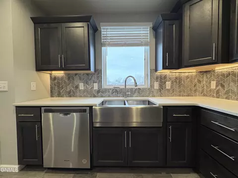 3310 Kenner Loop, Bismarck, ND 58504 photo 20