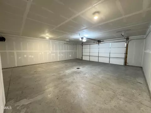 3310 Kenner Loop, Bismarck, ND 58504 photo 9