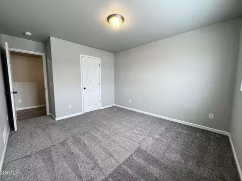 3310 Kenner Loop, Bismarck, ND 58504 photo 7