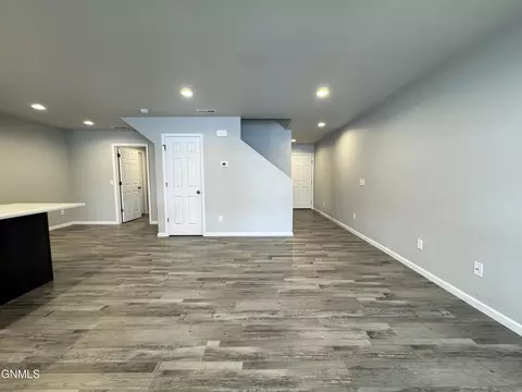 3310 Kenner Loop, Bismarck, ND 58504 photo 29