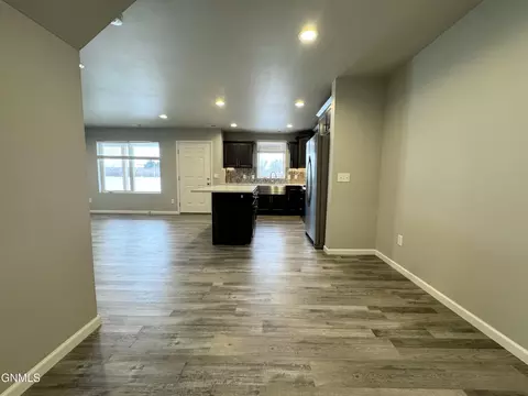 3310 Kenner Loop, Bismarck, ND 58504 photo 26